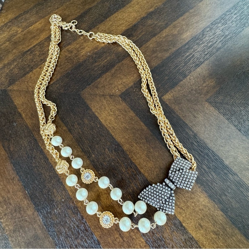 NWOT! J. Crew Double-Chain Elegant Gold Bow and Pearl Necklace